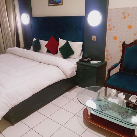 Hotel New Mid City Мултан Екстериор снимка