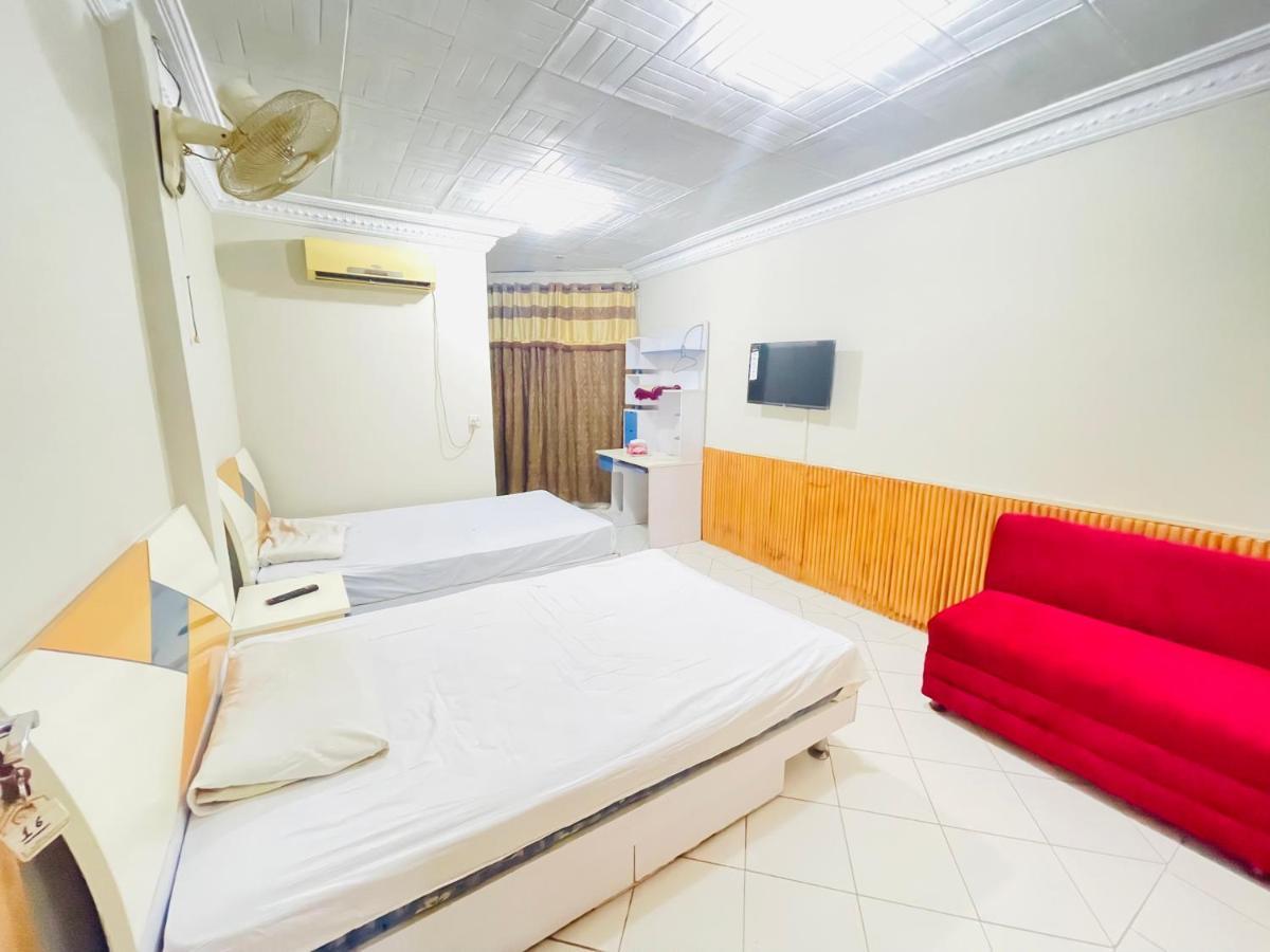 Hotel New Mid City Мултан Екстериор снимка