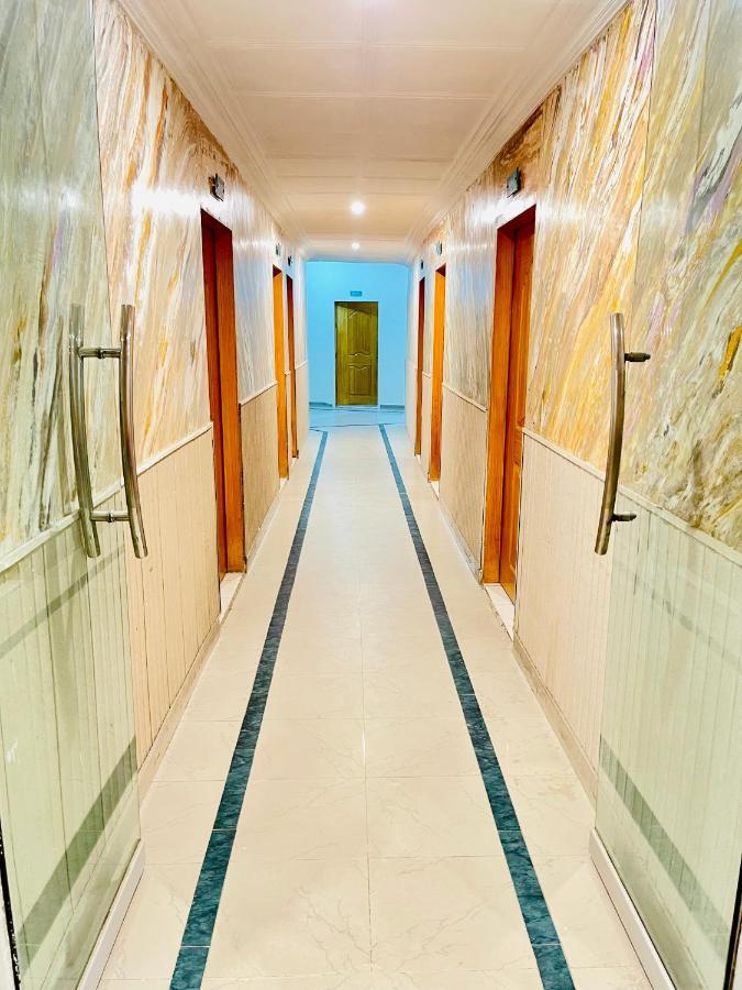 Hotel New Mid City Мултан Екстериор снимка