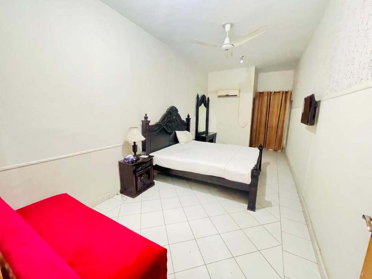 Hotel New Mid City Мултан Екстериор снимка